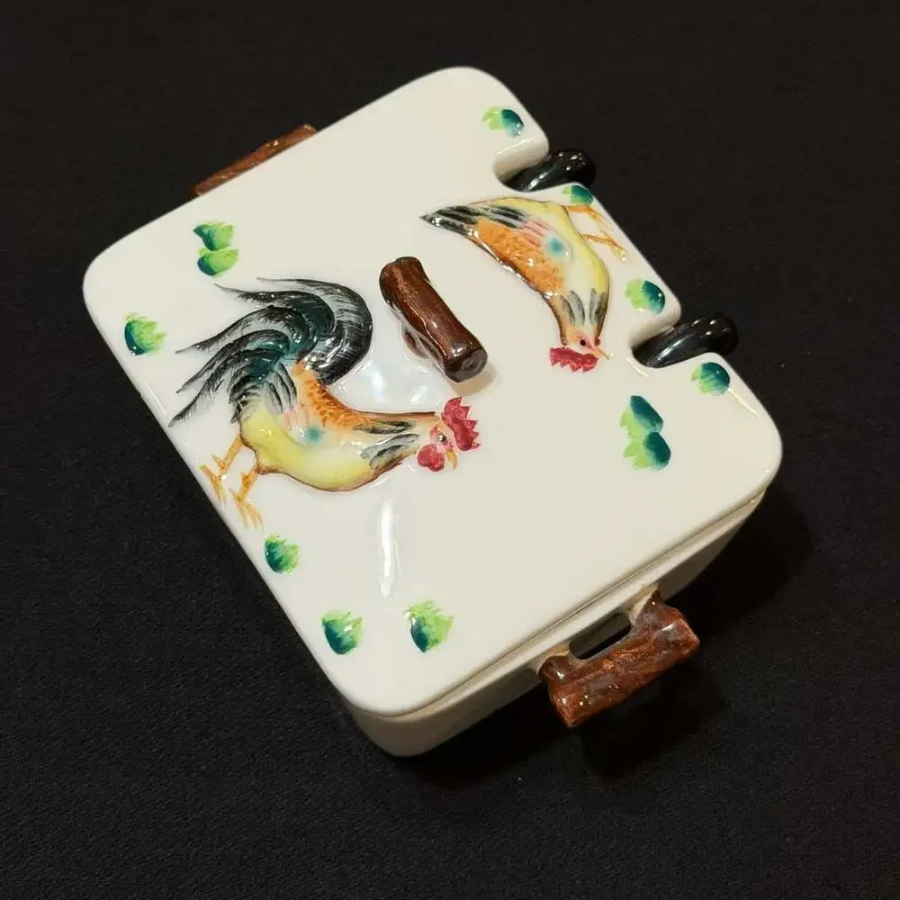 Unbranded vintage ceramic